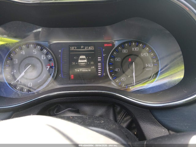 45440994 :رقم المزاد ، 1C3CCCBG7FN597969 vin ، 2015 Chrysler 200 S مزاد بيع