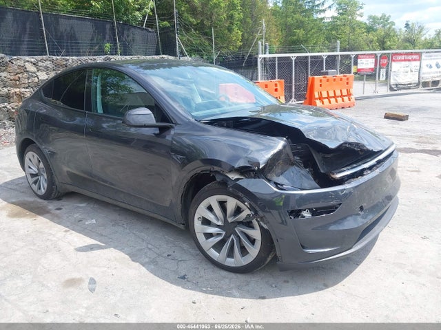 Tesla Model Y All-wheel Drive/long Range Launch Series/premium All-wheel Drive 2026 7SAYGDEE8TF446612 zdjęcie główne