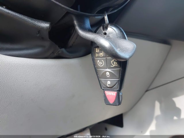 Продаж на аукціоні авто 2014 Chrysler Town & Country Touring-l 30th Anniversary, vin: 2C4RC1CG0ER297569, номер лоту: 45441073