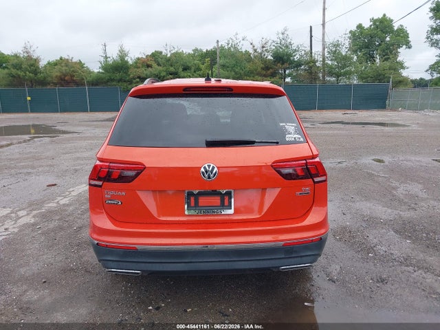 2018 Volkswagen Tiguan 2.0t Se/2.0t Sel მანქანა იყიდება აუქციონზე, vin: 3VV2B7AX4JM167873, აუქციონის ნომერი: 45441161