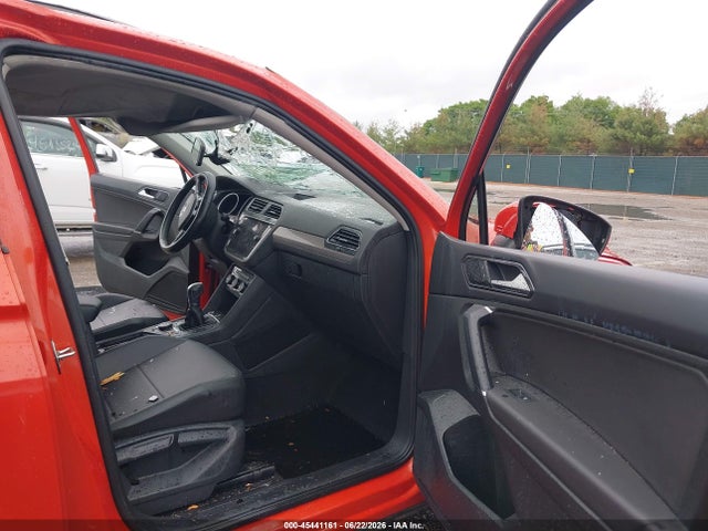 2018 Volkswagen Tiguan 2.0t Se/2.0t Sel მანქანა იყიდება აუქციონზე, vin: 3VV2B7AX4JM167873, აუქციონის ნომერი: 45441161