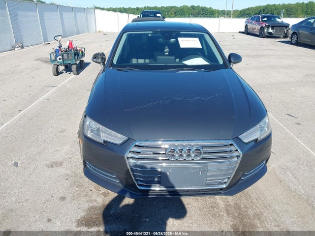 2017 Audi A4 Premium მანქანა იყიდება აუქციონზე, vin: WAUANAF45HN010413, აუქციონის ნომერი: 45441321