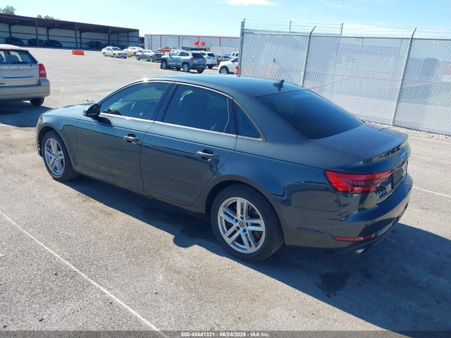 2017 Audi A4 Premium მანქანა იყიდება აუქციონზე, vin: WAUANAF45HN010413, აუქციონის ნომერი: 45441321