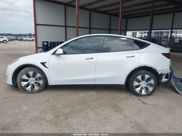Продажа на аукционе авто 2024 Tesla Model Y Long Range Single Motor Rear-wheel Drive/rwd, vin: 7SAYGDED7RF055032, номер лота: 45441366