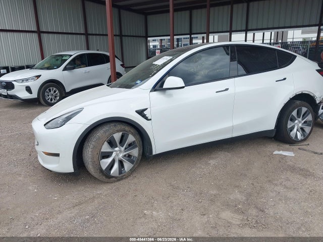 Продажа на аукционе авто 2024 Tesla Model Y Long Range Single Motor Rear-wheel Drive/rwd, vin: 7SAYGDED7RF055032, номер лота: 45441366
