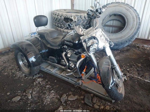 2015 1HD1MCM14FB850643 main image