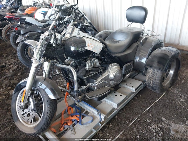 Harley-Davidson Flrt Free Wheeler 2015 1HD1MCM14FB850643 Image 2