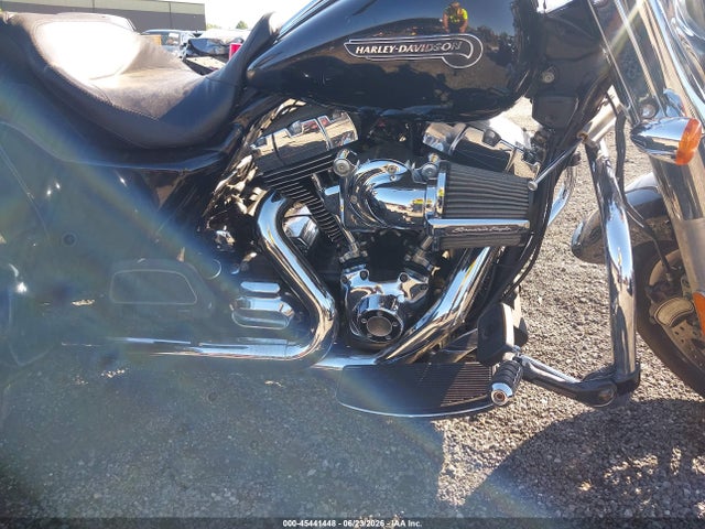 Harley-Davidson Flrt Free Wheeler 2015 1HD1MCM14FB850643 Image 8