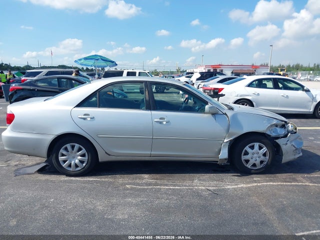 45441458 :رقم المزاد ، 4T1BE32K75U590283 vin ، 2005 Toyota Camry Le مزاد بيع