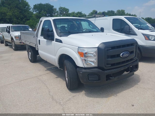 45441496 :رقم المزاد ، 1FDBF2A63FEB13521 vin ، 2015 Ford F-250 Xl مزاد بيع