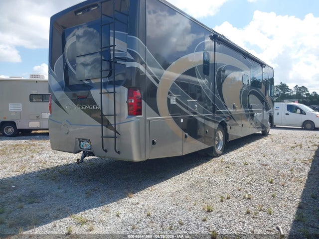 Ford F53 2017 1F66F5DY2H0A18570 Image 4