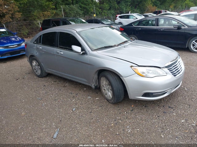 45441582 :رقم المزاد ، 1C3CCBAB5DN686422 vin ، 2013 Chrysler 200 Lx مزاد بيع