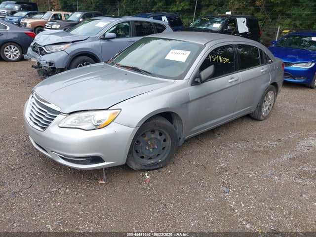 45441582 :رقم المزاد ، 1C3CCBAB5DN686422 vin ، 2013 Chrysler 200 Lx مزاد بيع