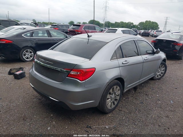 45441582 :رقم المزاد ، 1C3CCBAB5DN686422 vin ، 2013 Chrysler 200 Lx مزاد بيع