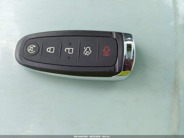 45441584 :رقم المزاد ، 1FMCU0JX5GUC34419 vin ، 2016 Ford Escape Titanium مزاد بيع