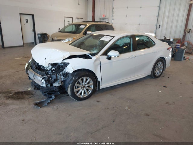 45441632 :رقم المزاد ، 4T1G11AK3LU975361 vin ، 2020 Toyota Camry Se مزاد بيع