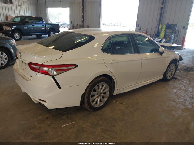 45441632 :رقم المزاد ، 4T1G11AK3LU975361 vin ، 2020 Toyota Camry Se مزاد بيع