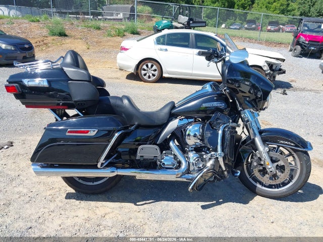 Harley-Davidson Flhtcu Ultra Classic Electra Gld 2016 1HD1FCM30GB626444 Image 13