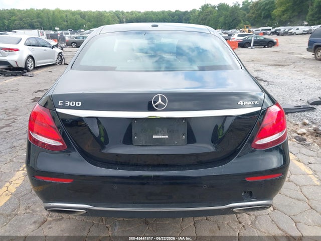 45441817 :رقم المزاد ، WDDZF4KB7HA255011 vin ، 2017 Mercedes-benz E 300 4matic مزاد بيع