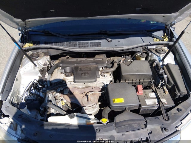 45441845 :رقم المزاد ، 4T1BF1FK5EU452429 vin ، 2014 Toyota Camry Le مزاد بيع