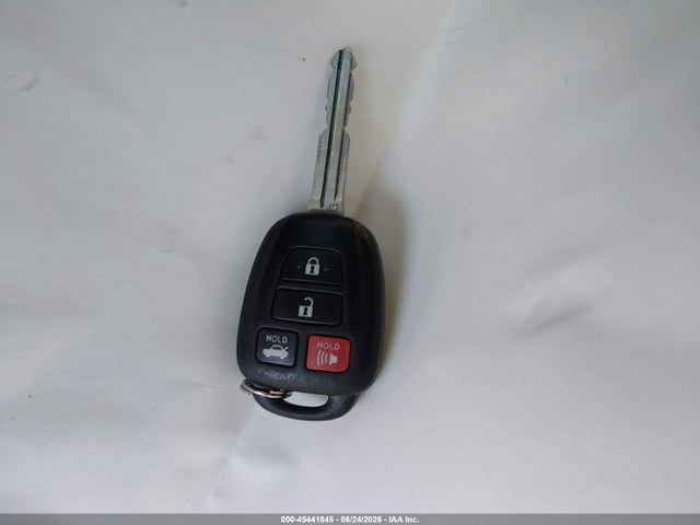 45441845 :رقم المزاد ، 4T1BF1FK5EU452429 vin ، 2014 Toyota Camry Le مزاد بيع