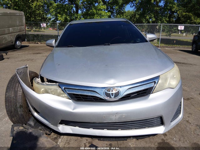 45441845 :رقم المزاد ، 4T1BF1FK5EU452429 vin ، 2014 Toyota Camry Le مزاد بيع