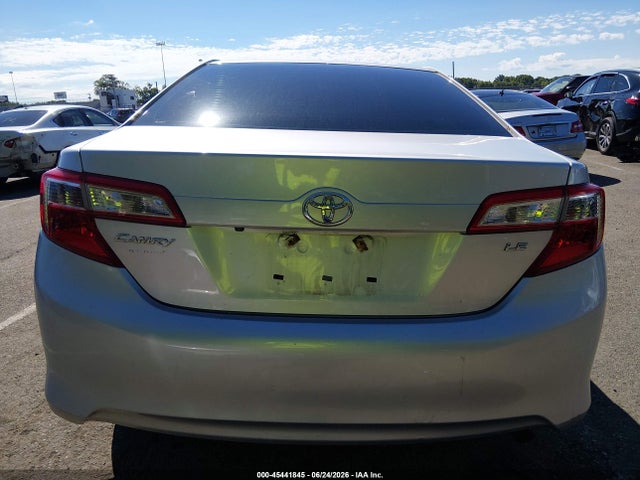 45441845 :رقم المزاد ، 4T1BF1FK5EU452429 vin ، 2014 Toyota Camry Le مزاد بيع