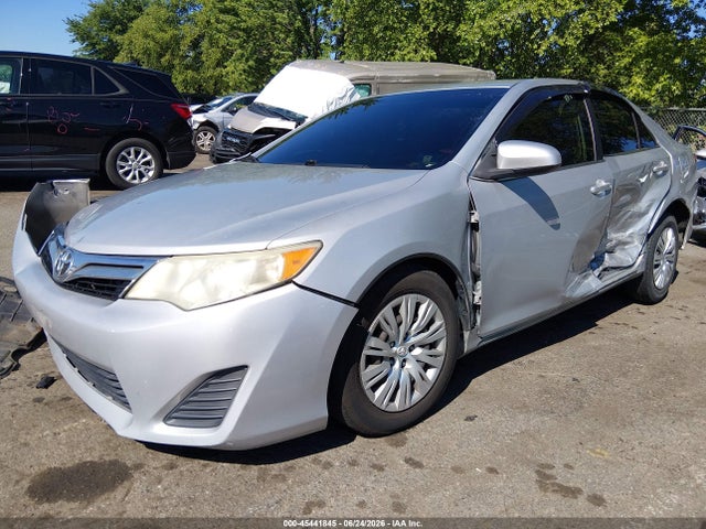 45441845 :رقم المزاد ، 4T1BF1FK5EU452429 vin ، 2014 Toyota Camry Le مزاد بيع