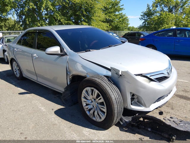 45441845 :رقم المزاد ، 4T1BF1FK5EU452429 vin ، 2014 Toyota Camry Le مزاد بيع
