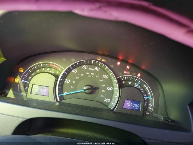 45441845 :رقم المزاد ، 4T1BF1FK5EU452429 vin ، 2014 Toyota Camry Le مزاد بيع