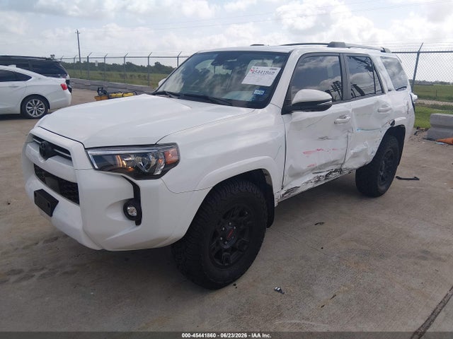 Toyota 4runner Sr5 Premium 2022 JTEFU5JR1N5256940 Image 2