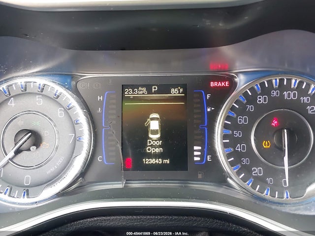 2016 Chrysler 200 Limited მანქანა იყიდება აუქციონზე, vin: 1C3CCCAB1GN175980, აუქციონის ნომერი: 45441869