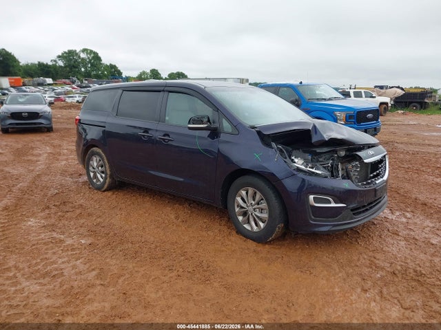 2020 KNDMB5C18L6610355 main image
