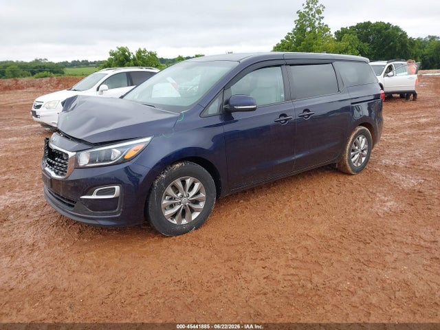KIA SEDONA LX 2020 KNDMB5C18L6610355 Image 2