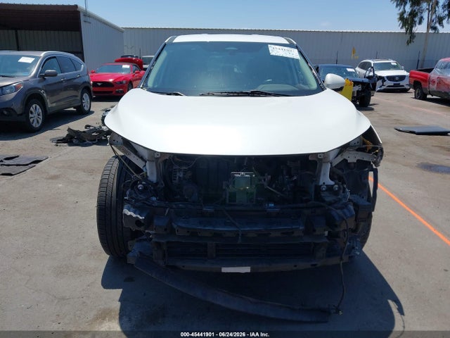 5N1AT3BA5MC832713 Nissan Rogue Sv Fwd