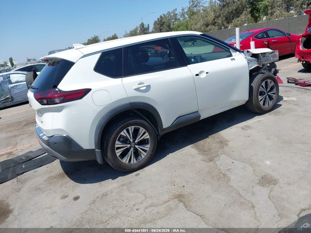 5N1AT3BA5MC832713 Nissan Rogue Sv Fwd