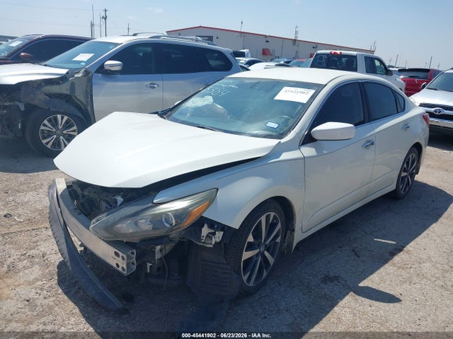 2017 Nissan Altima 2.5 Sr მანქანა იყიდება აუქციონზე, vin: 1N4AL3AP3HC113384, აუქციონის ნომერი: 45441902