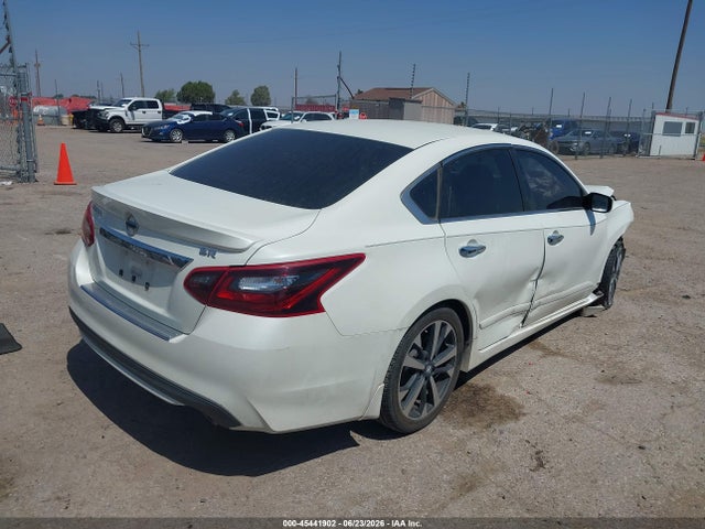 2017 Nissan Altima 2.5 Sr მანქანა იყიდება აუქციონზე, vin: 1N4AL3AP3HC113384, აუქციონის ნომერი: 45441902