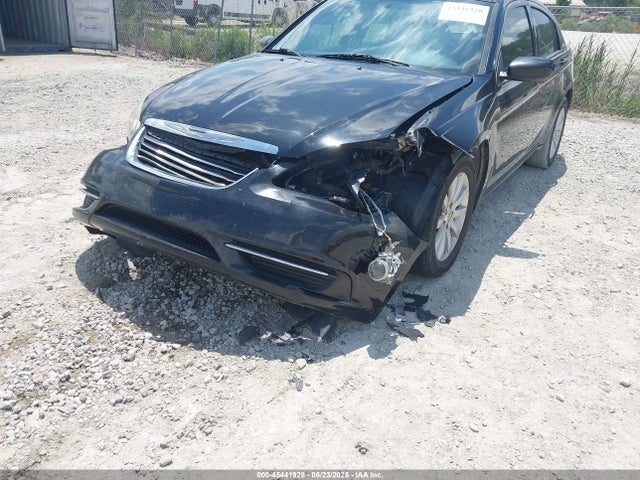 45441928 :رقم المزاد ، 1C3CCBBB1CN275807 vin ، 2012 Chrysler 200 Touring مزاد بيع