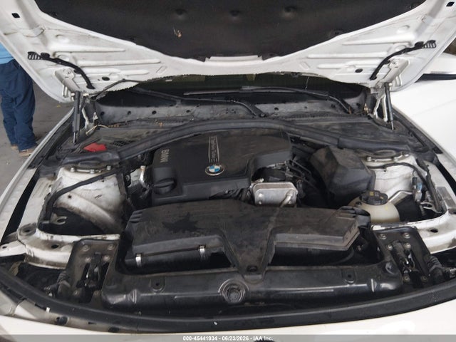 2016 Bmw 328i მანქანა იყიდება აუქციონზე, vin: WBA8E9G53GNT44085, აუქციონის ნომერი: 45441934