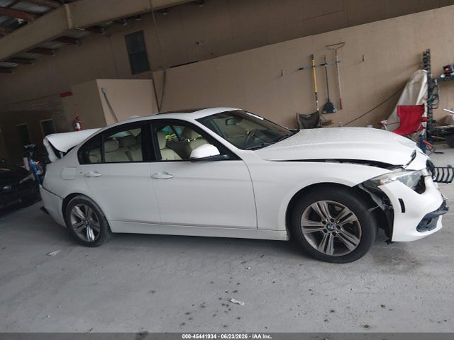 2016 Bmw 328i მანქანა იყიდება აუქციონზე, vin: WBA8E9G53GNT44085, აუქციონის ნომერი: 45441934