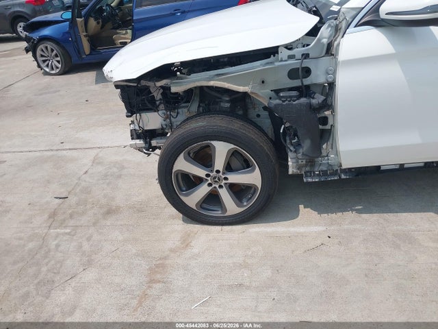 45442083 :رقم المزاد ، WDC0G4JB9KF605552 vin ، 2019 Mercedes-benz Glc 300 مزاد بيع
