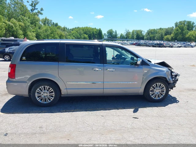 Продажа на аукционе авто 2014 Chrysler Town & Country Touring-l 30th Anniversary, vin: 2C4RC1CG7ER424673, номер лота: 45442087