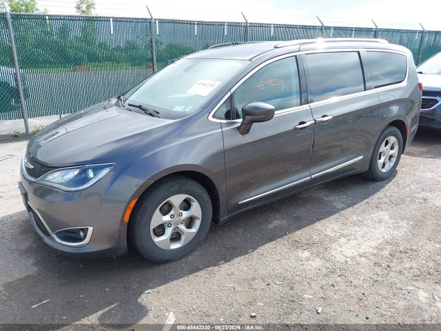 Продаж на аукціоні авто 2017 Chrysler Pacifica Touring-l Plus, vin: 2C4RC1EG0HR555977, номер лоту: 45442230