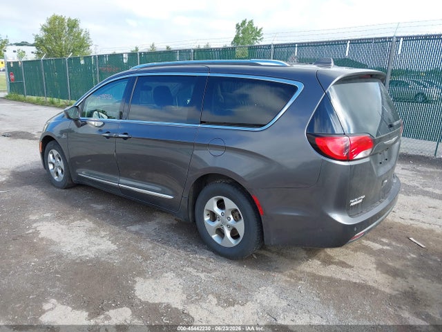 45442230 :رقم المزاد ، 2C4RC1EG0HR555977 vin ، 2017 Chrysler Pacifica Touring-l Plus مزاد بيع