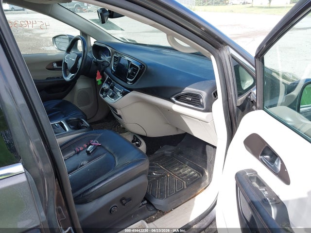 Продаж на аукціоні авто 2017 Chrysler Pacifica Touring-l Plus, vin: 2C4RC1EG0HR555977, номер лоту: 45442230
