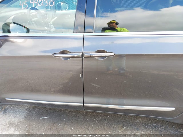 Продаж на аукціоні авто 2017 Chrysler Pacifica Touring-l Plus, vin: 2C4RC1EG0HR555977, номер лоту: 45442230
