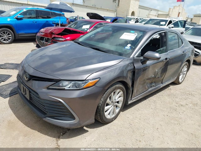 Toyota CAMRY LE 2024 4T1C11AKXRU862241 Image 2