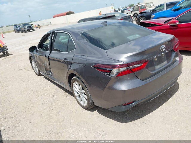 Toyota CAMRY LE 2024 4T1C11AKXRU862241 Image 3