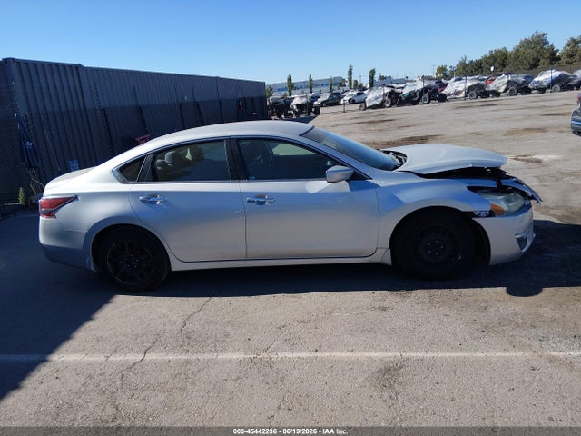 Nissan Altima 2.5 S 2015 1N4AL3AP2FC177901 Image 16